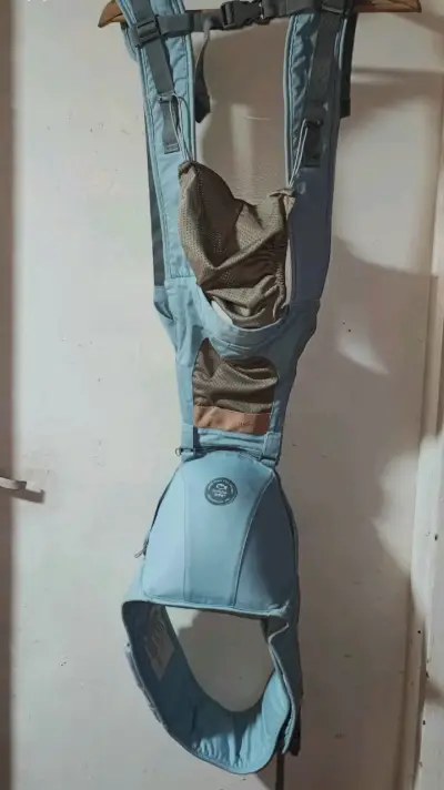 Marsupio portabebé azul - miniatura 2