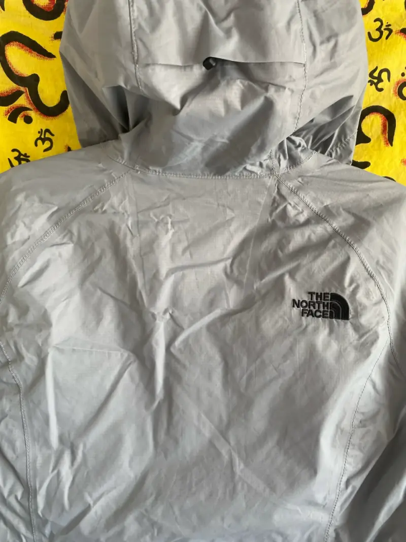 Chaqueta impermeable gris The North Face - 3