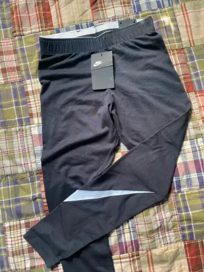 Leggings deportivos Nike negros - miniatura 1
