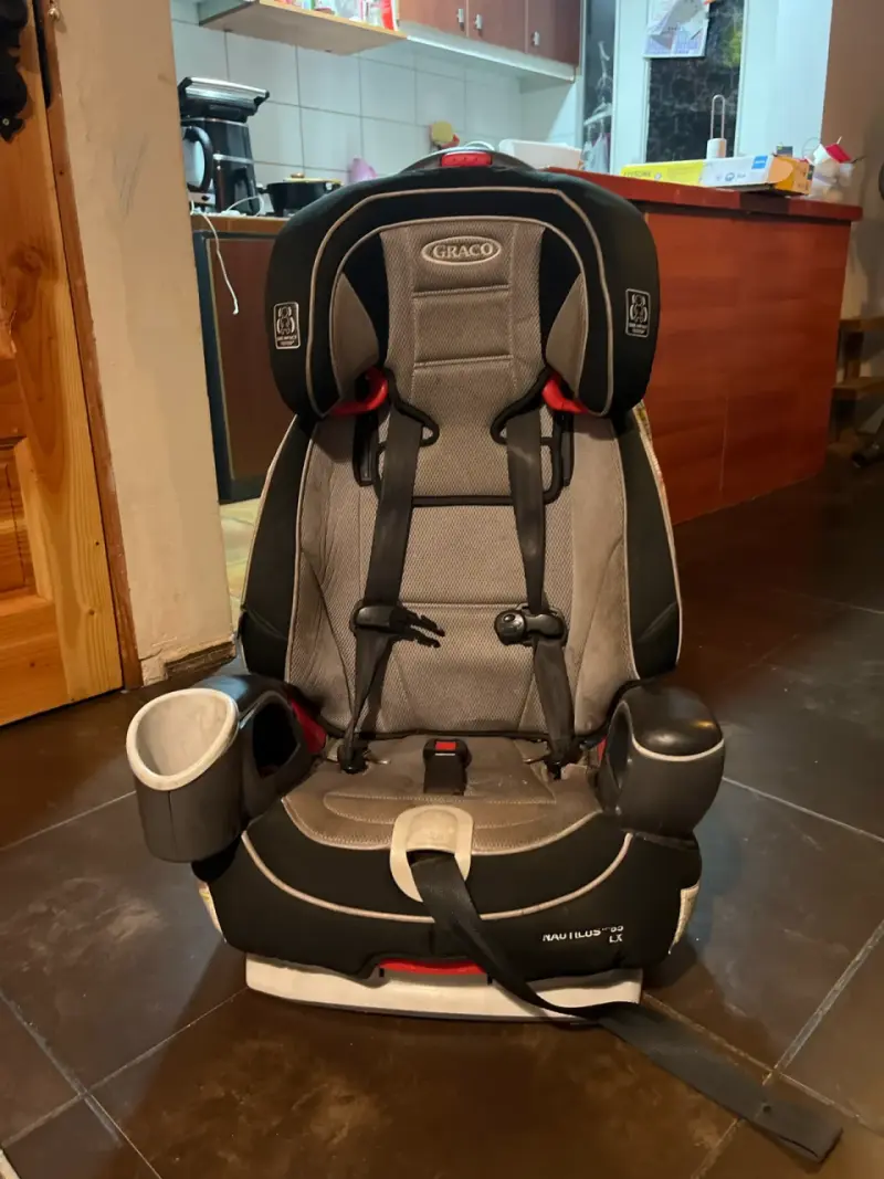 Silla de auto Graco negra y gris - 1