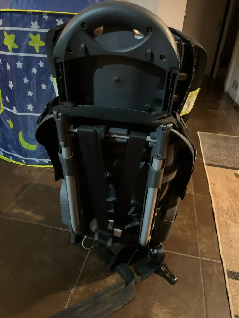 Silla de auto Graco negra y gris - 4