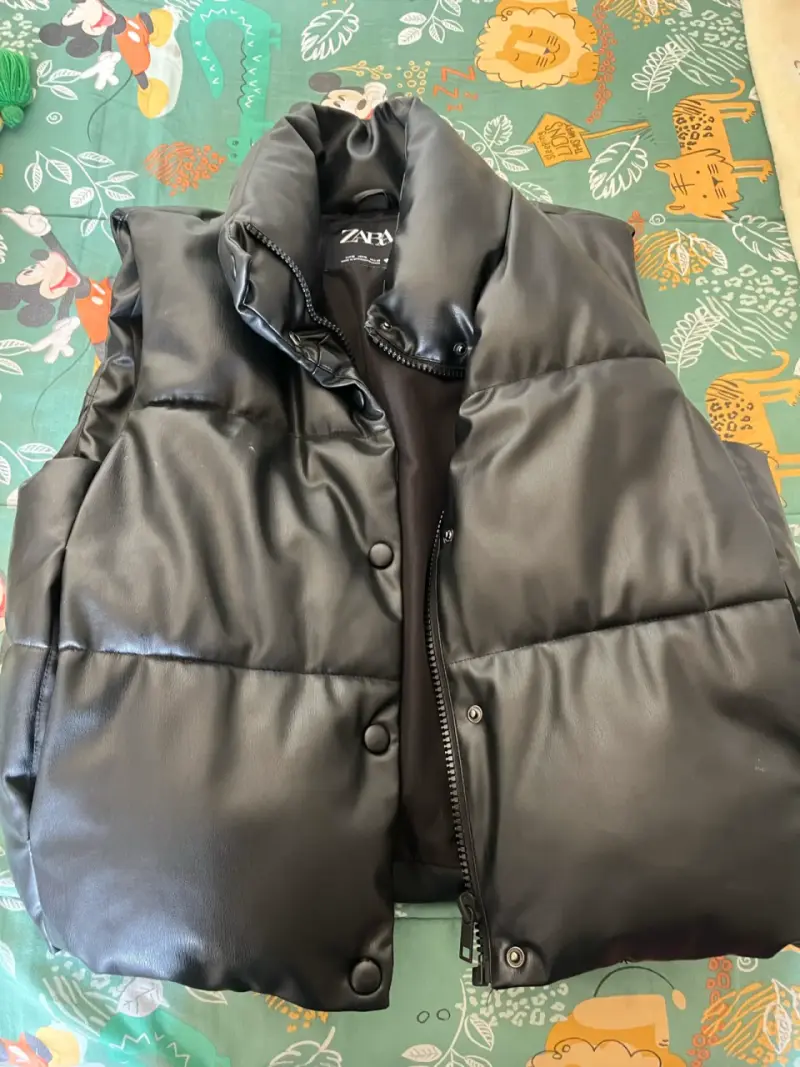 Chaleco acolchado negro Zara - 1