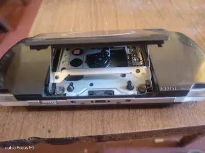 Consola portátil Sony buen estado - miniatura 1
