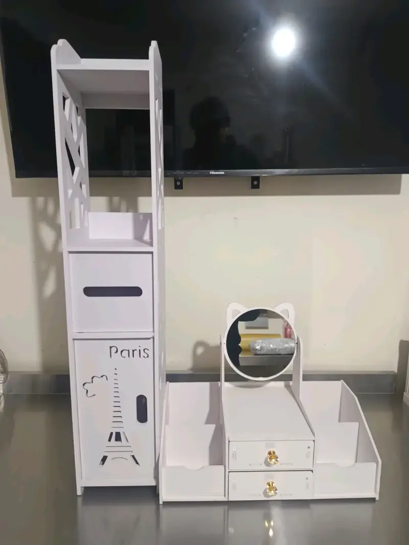 Organizador de maquillaje blanco y conforera