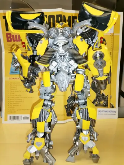 Figura Transformer Bumblebee articulada - miniatura 2