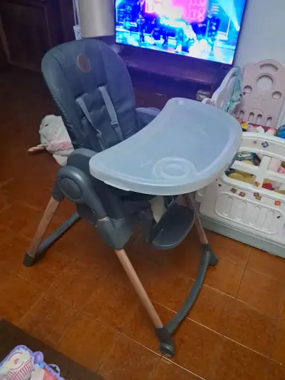 Silla alta para bebé negra - miniatura 2