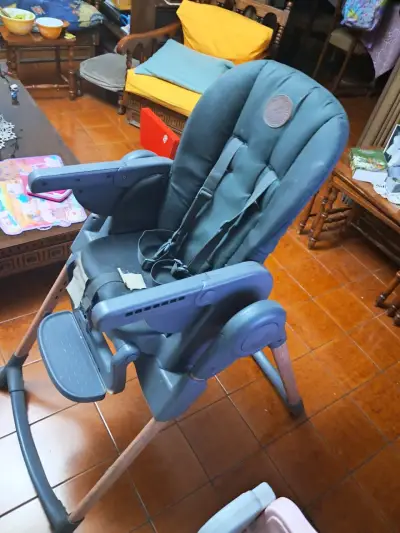 Silla alta para bebé negra - miniatura 4