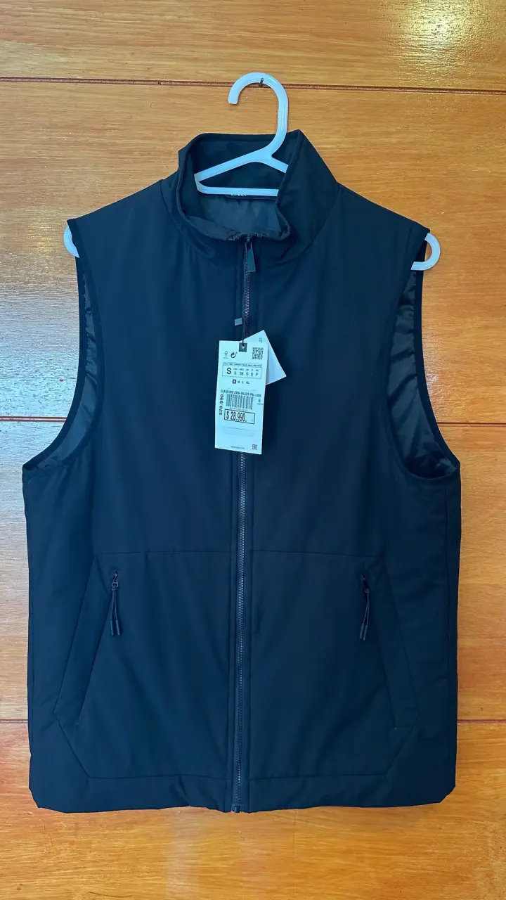 Chaqueta negra sin mangas Zara - 1
