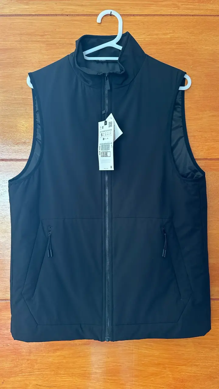 Chaqueta negra sin mangas Zara - 3