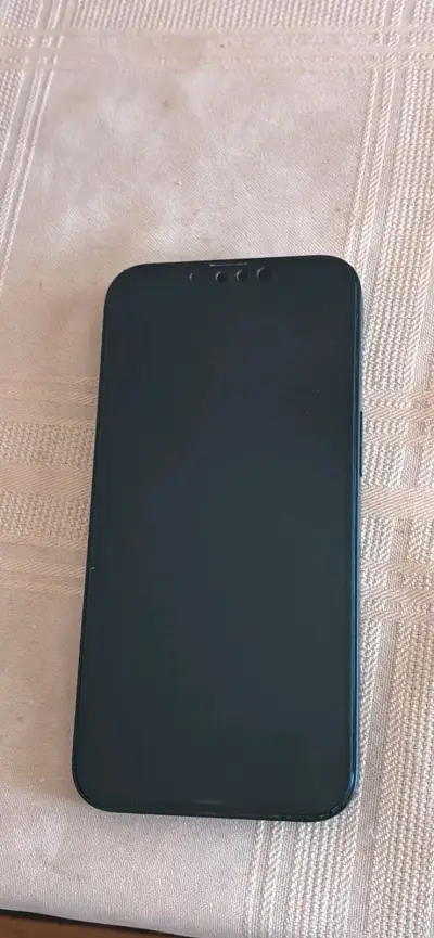 Se vende iphone 14 negro 128Gb - miniatura 1