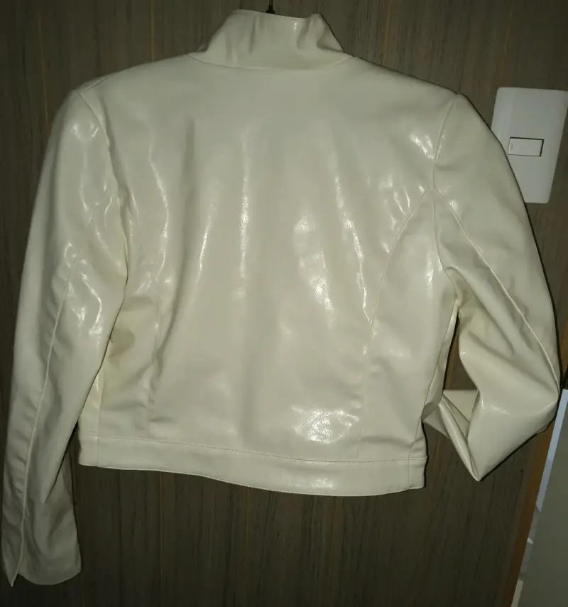 Chaqueta blanca marca Zara - 2