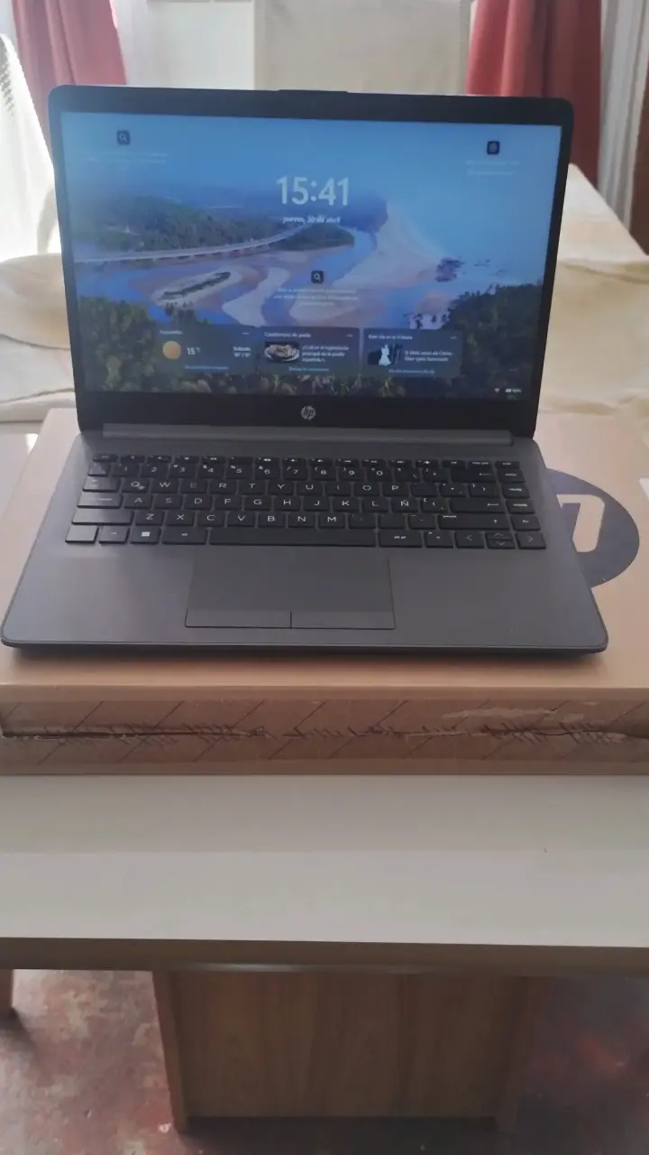 Laptop HP gris 15 pulgadas - 2