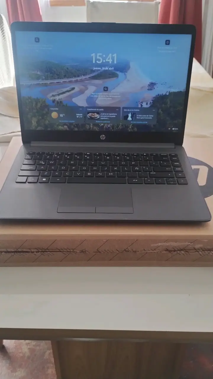 Laptop HP gris 15 pulgadas - 3