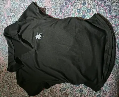 Polera blanca con logo - miniatura 2