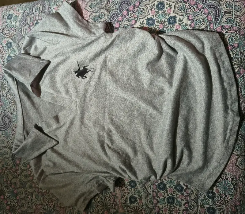 Polera blanca con logo - 3