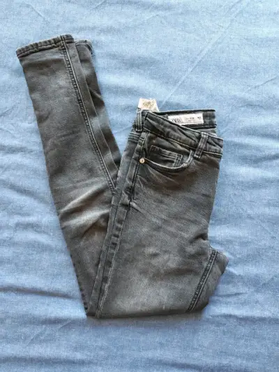 Jeans gris ajustados - miniatura 3