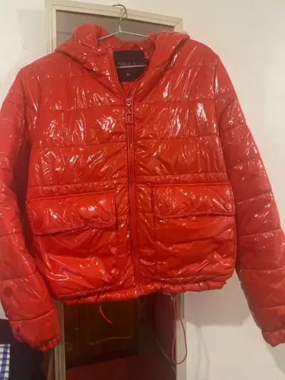 Chaqueta acolchada roja brillante - miniatura 1