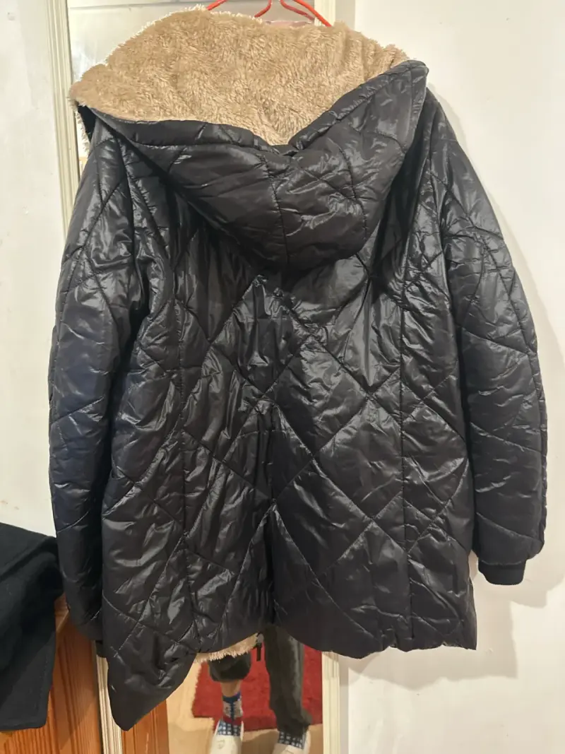 Chaqueta acolchada negra con interior polar - 2