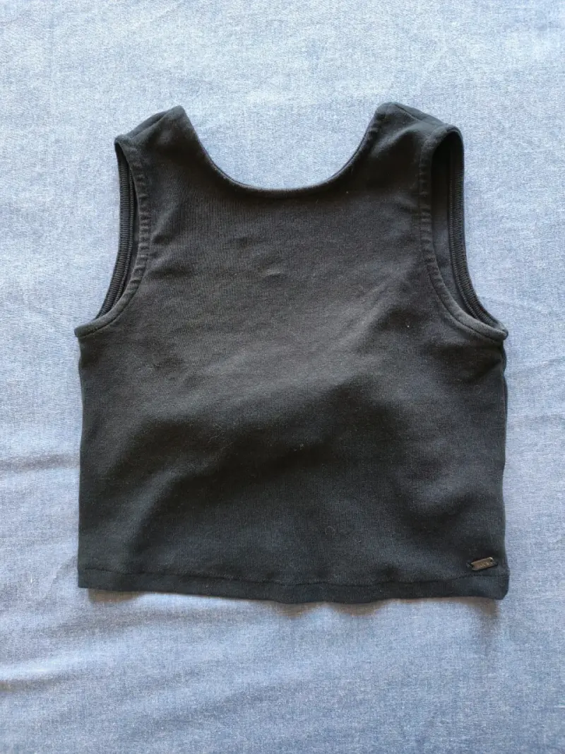 Crop top negro con lazo - 2