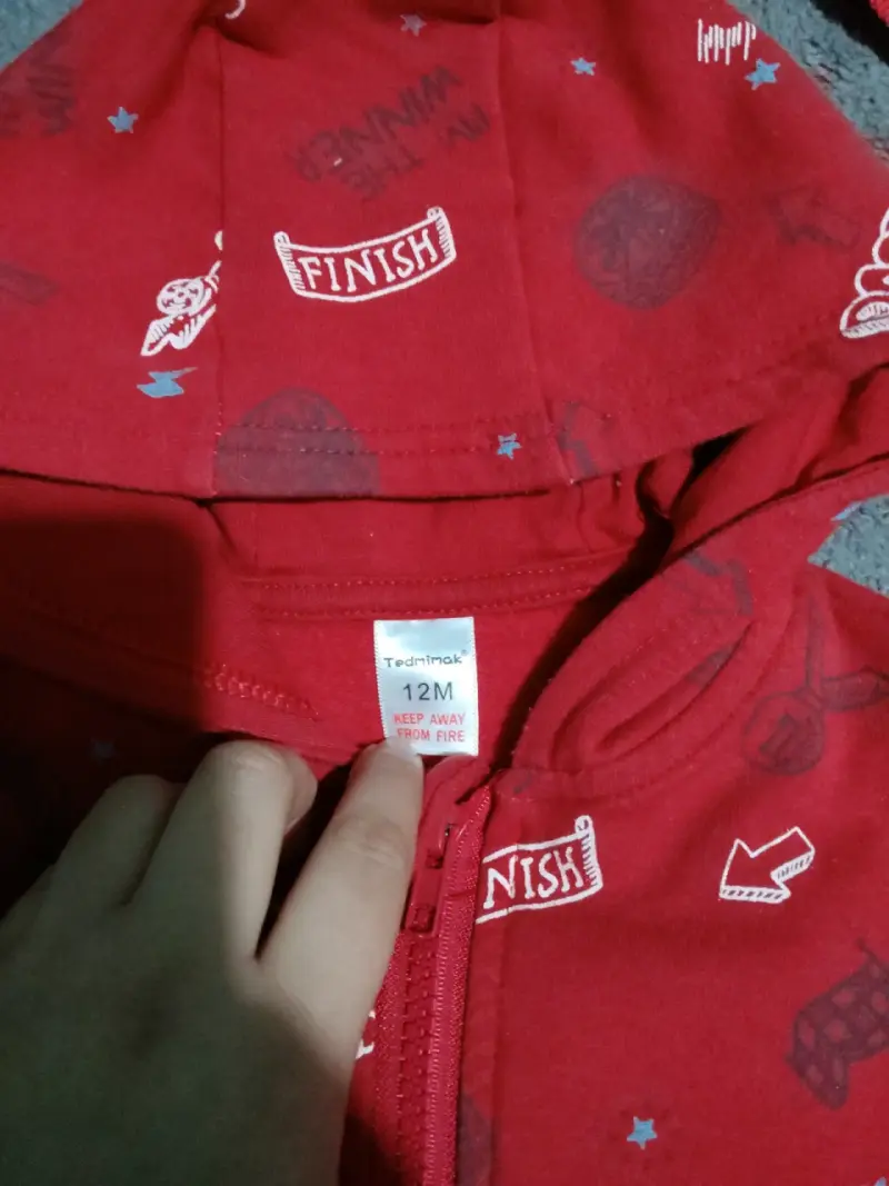 Conjunto de bebé rojo y gris - 2