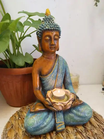 Figura de Buda con portavelas - miniatura 1