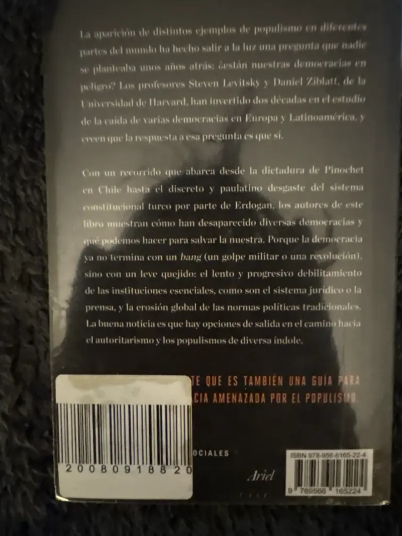 Libro 'Cómo mueren las democracias' - 2