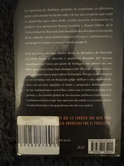 Libro 'Cómo mueren las democracias' - miniatura 2