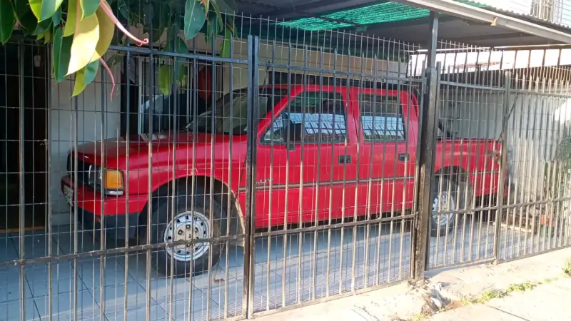 Camioneta  CHEVROLET LUV DOBLE CABINA AÑO 90 1,6.. - 4