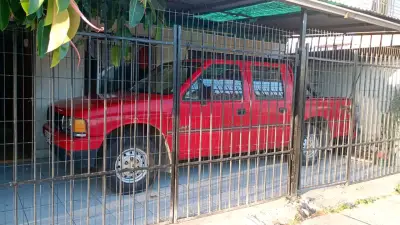 Camioneta  CHEVROLET LUV DOBLE CABINA AÑO 90 1,6.. - miniatura 4