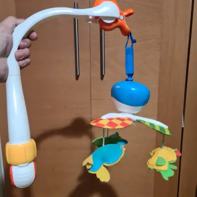 Móvil musical para bebé - miniatura 1
