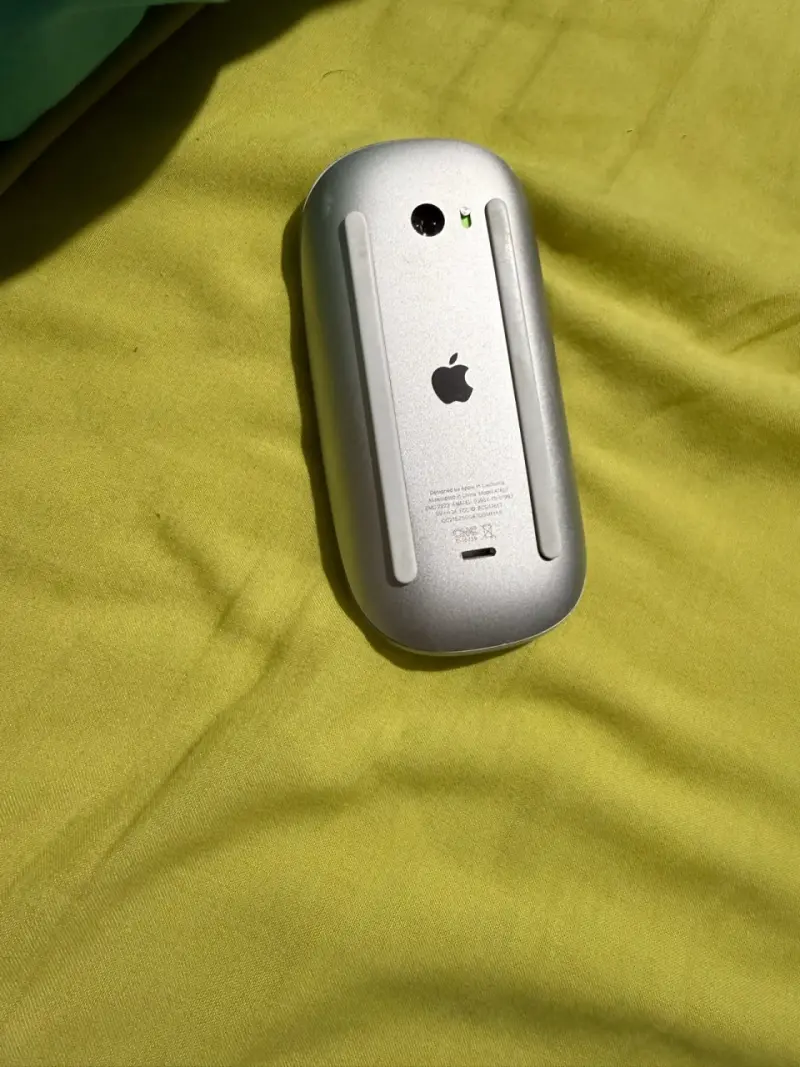 Mouse inalámbrico Apple - 2