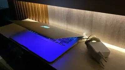 Notebook Apple MacBook como nuevo - miniatura 3