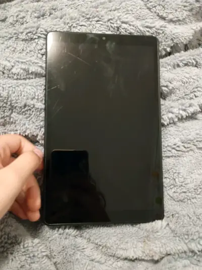 Tablet negra pantalla 10 pulgadas - miniatura 1