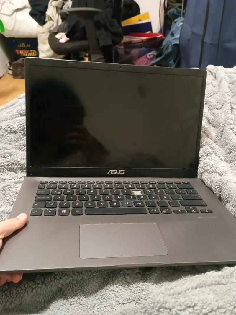Laptop ASUS usado - 1