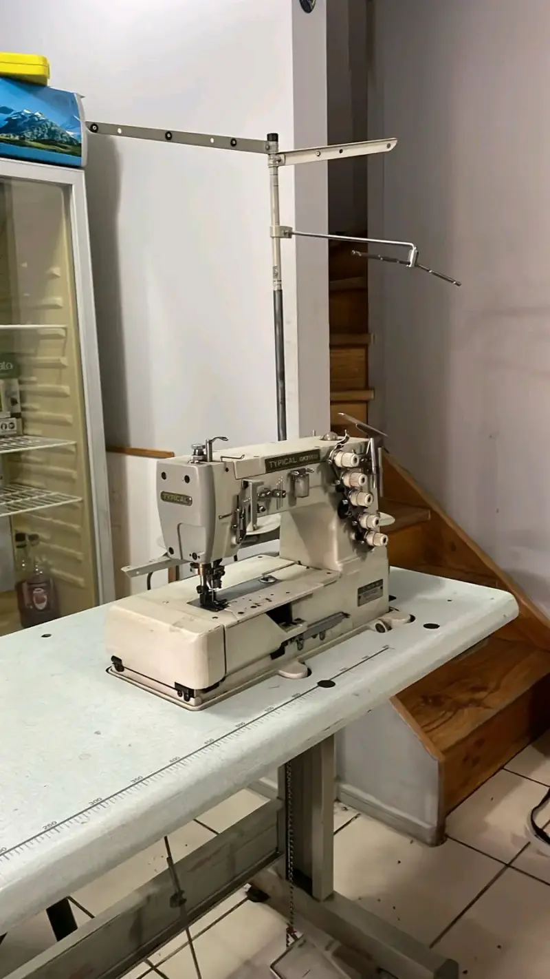 Máquina de coser industrial Typical - 2