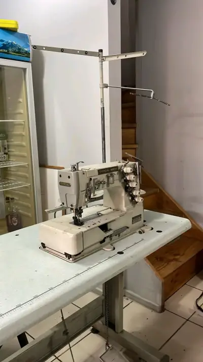Máquina de coser industrial Typical - miniatura 2