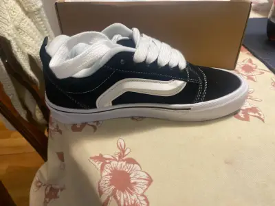 Zapatillas negras con blanco - miniatura 1