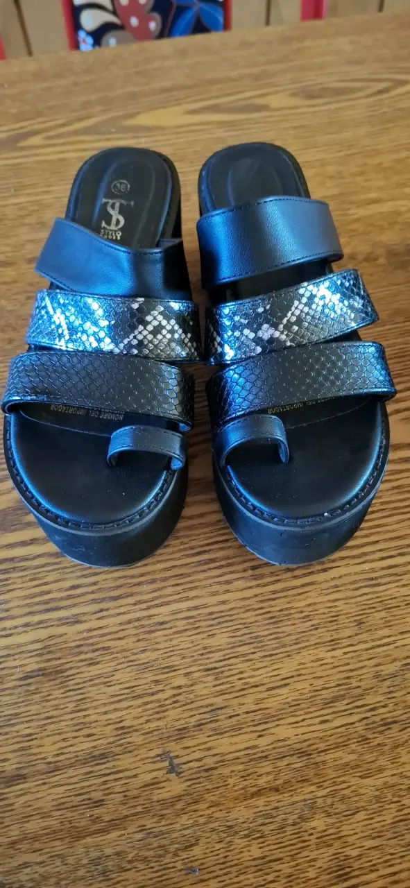 Sandalias negras con tachas - 2