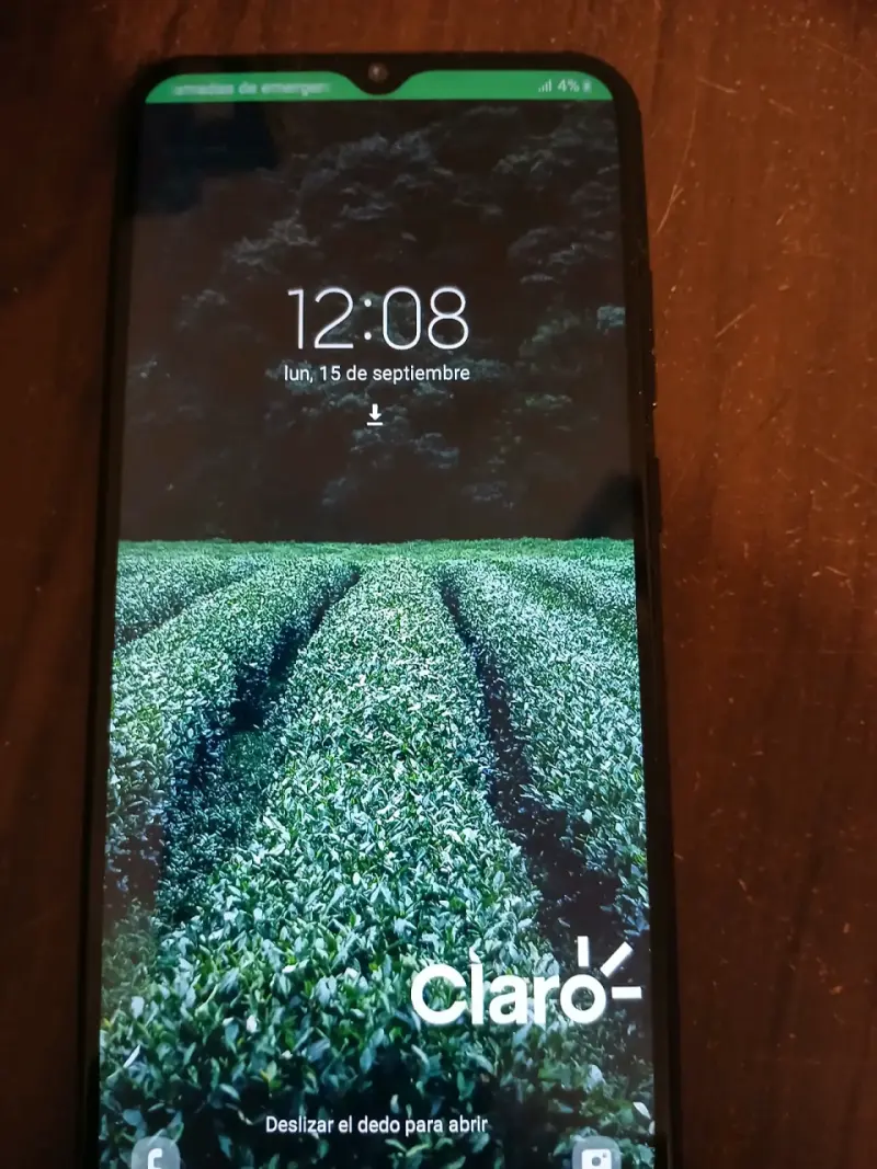 Smartphone con pantalla desbloqueada - 1