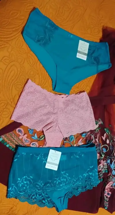 Ropa interior de encaje, nueva - miniatura 1