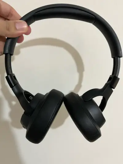 Audífonos JBL negros tune 720 bt - miniatura 2