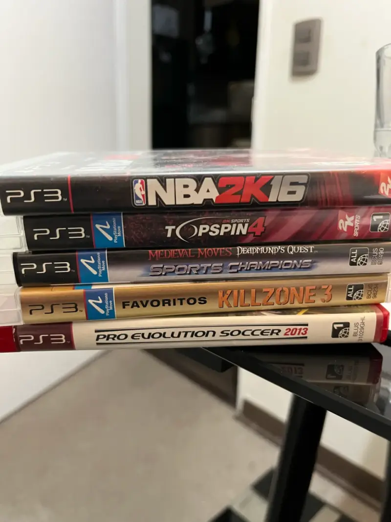 PlayStation 3 + PSMove + 5 Juegos - 6