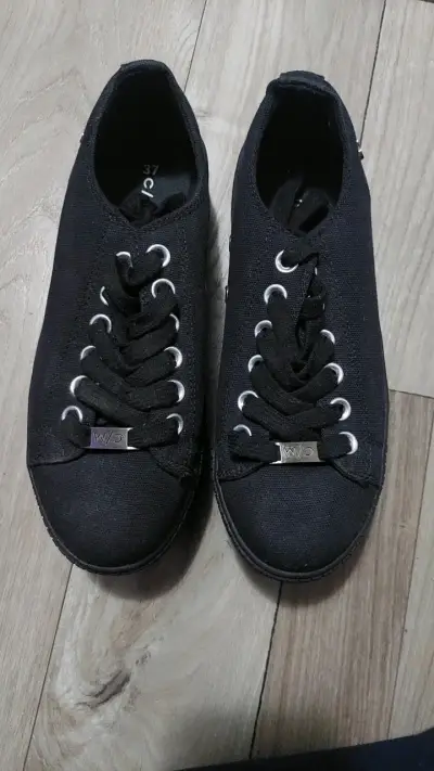 Zapatillas negras con plataforma - miniatura 3