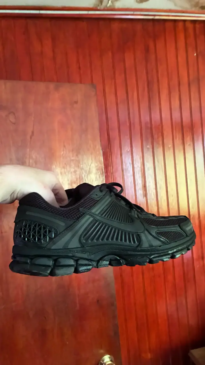 Zapatillas Nike vomero 5 Triple Black - 1