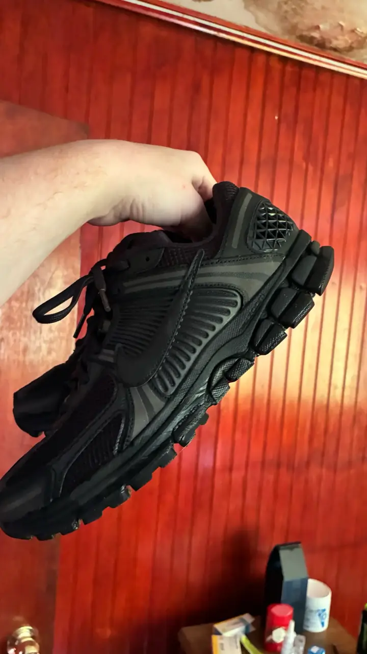 Zapatillas Nike vomero 5 Triple Black - 3