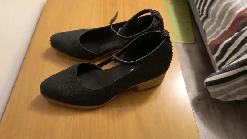 Zapatos de Cuero marca Romano número 38 - 2