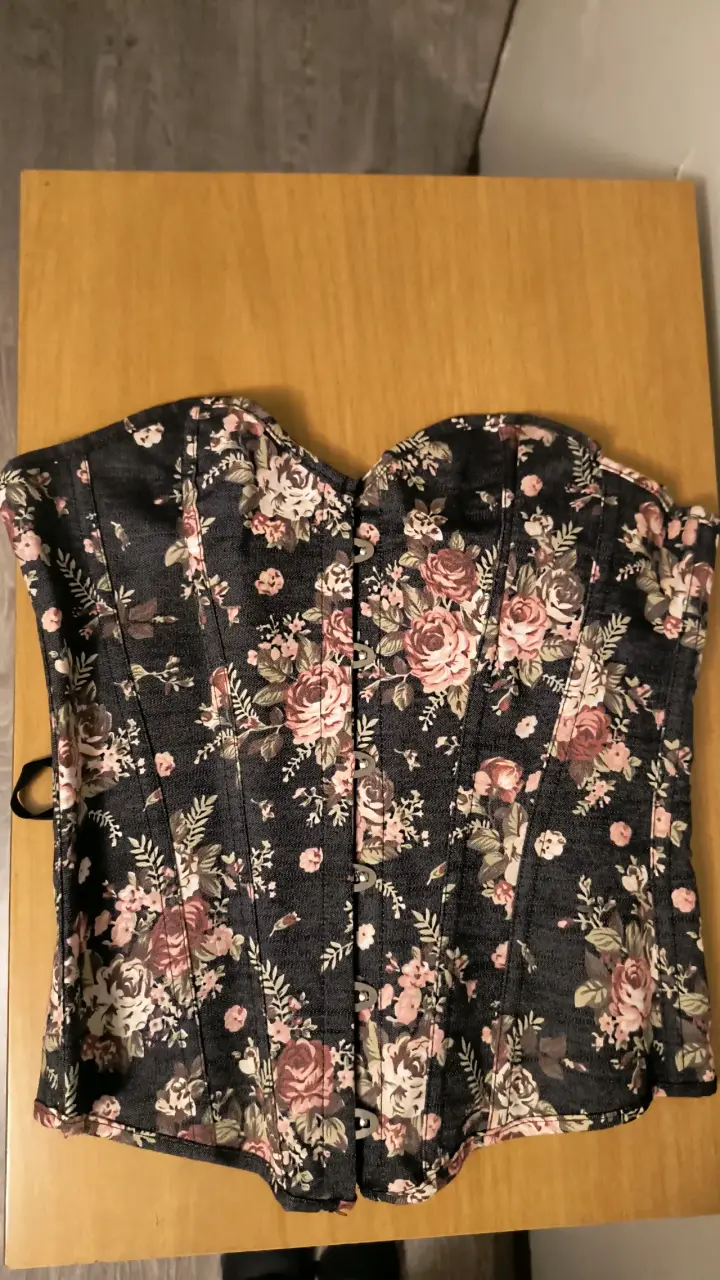 Corset de mezclilla diseño floral y rosas. - 1