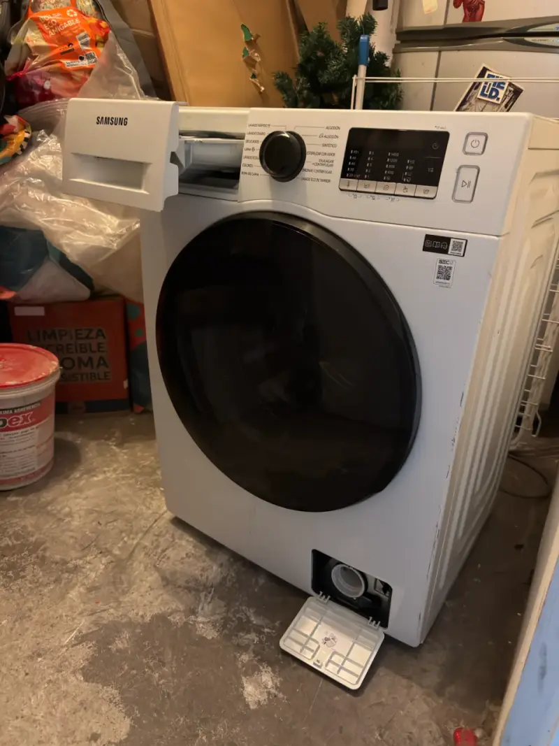 Lavadora Samsung 10.5kg carga frontal - 2