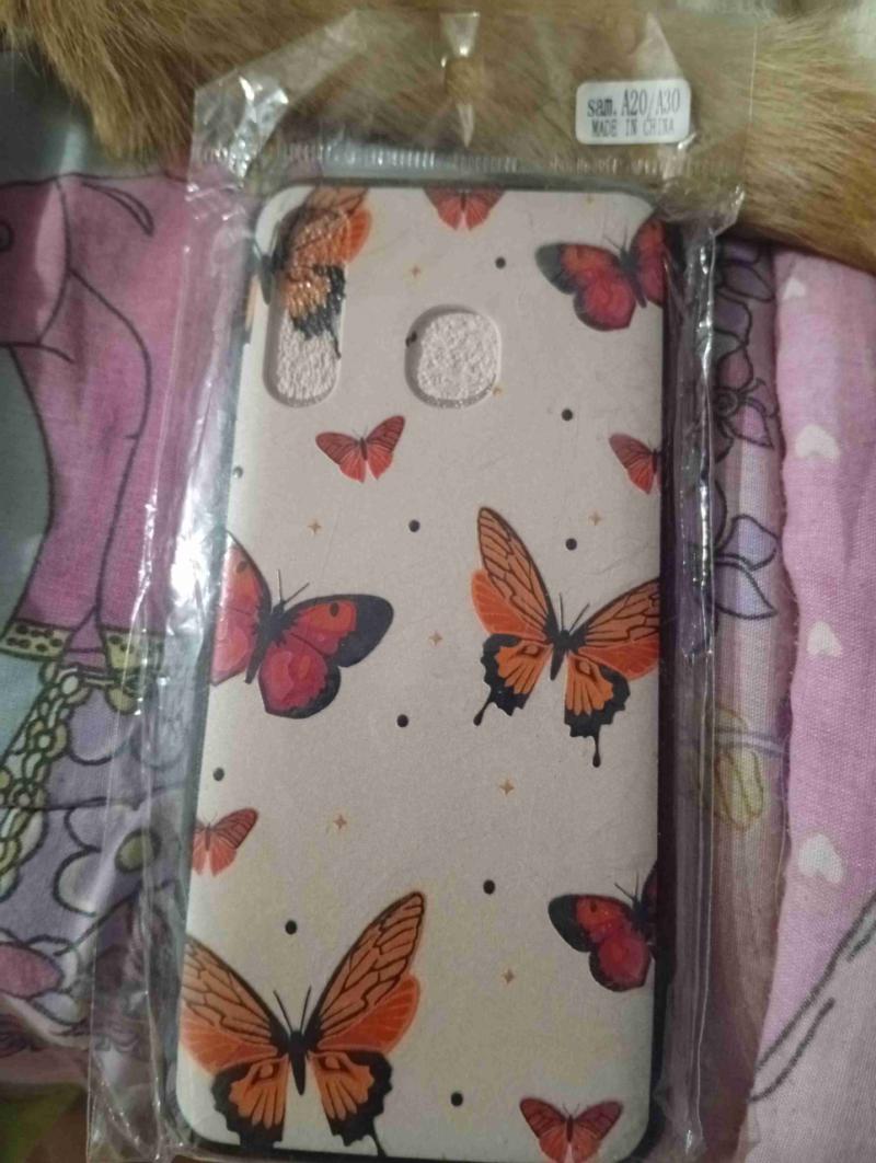 Funda para Samsung A20/A30 con mariposas