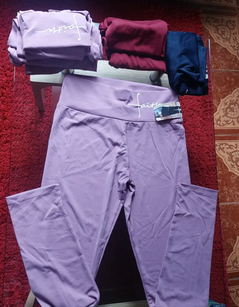 Leggings morados de entrenamiento